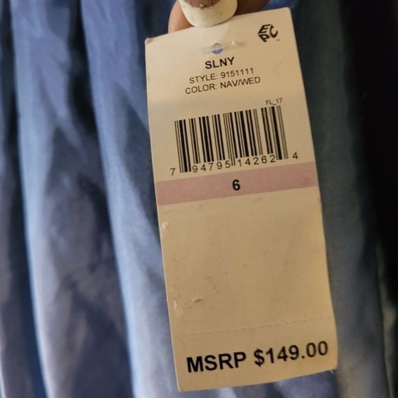 Blue Ombre Formal Dress 👗 ✨️ - Picture 5 of 11